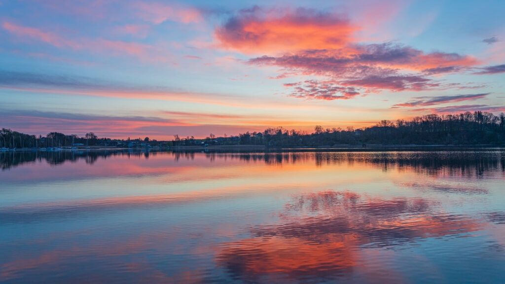 sunrise, nature, dawn, morning mood, morning sky, clouds, morning sun, mood, lake, scenic, chiemsee, bavaria-9531917.jpg